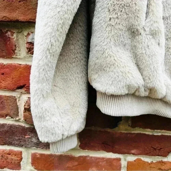 NWT Say What? Beige Faux-Fur Plush Bomber Zip Jacket Size XS - Picture 4 of 13